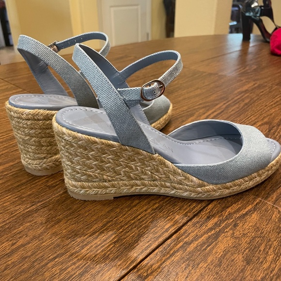 Stuart Weitzman Espadrille Wedge - Picture 3 of 4
